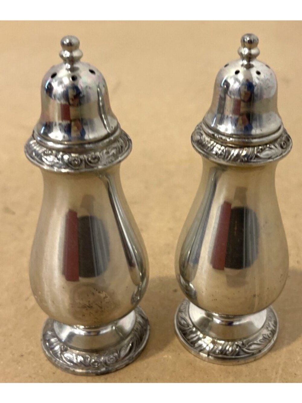 Oneida Community Henley Sliverplate Tudor Plate Salt And Pepper Shakers 5"